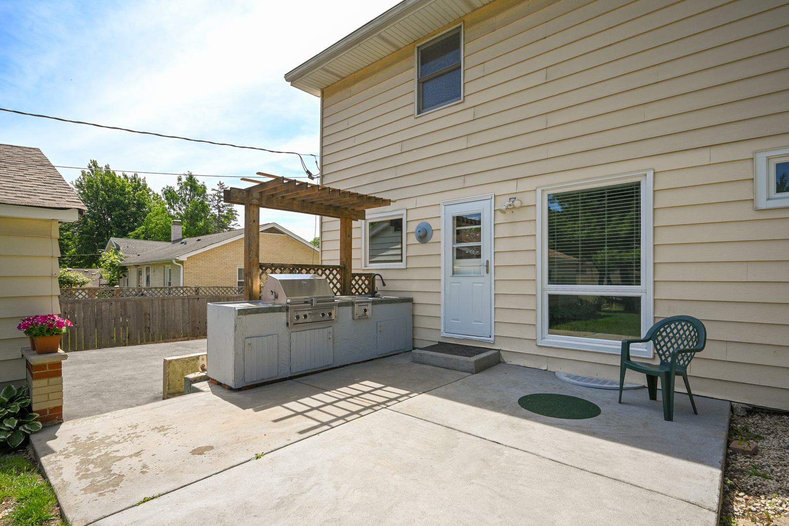 114 W Berkshire Avenue