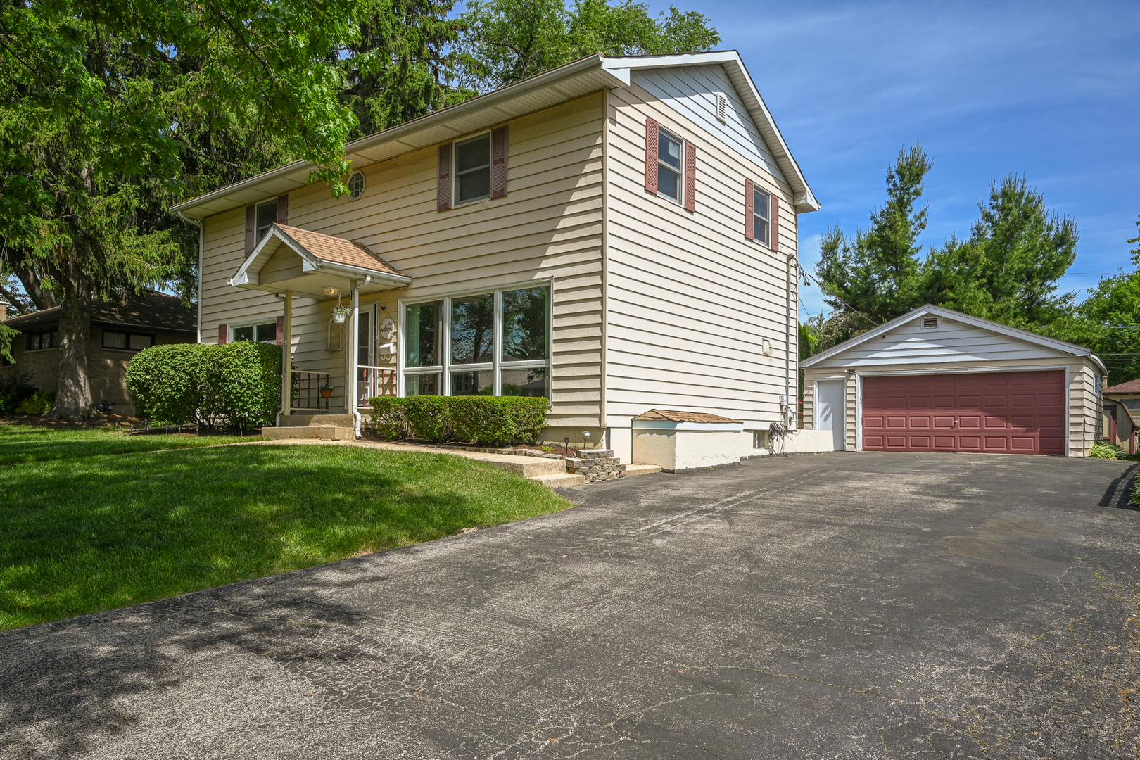 114 W Berkshire Avenue