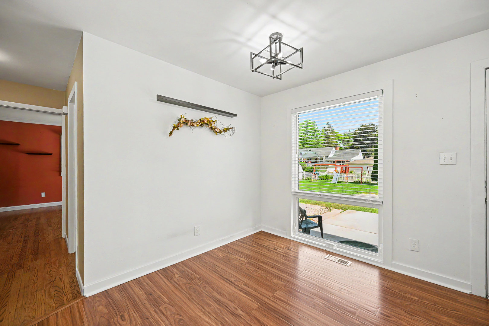 114 W Berkshire Avenue