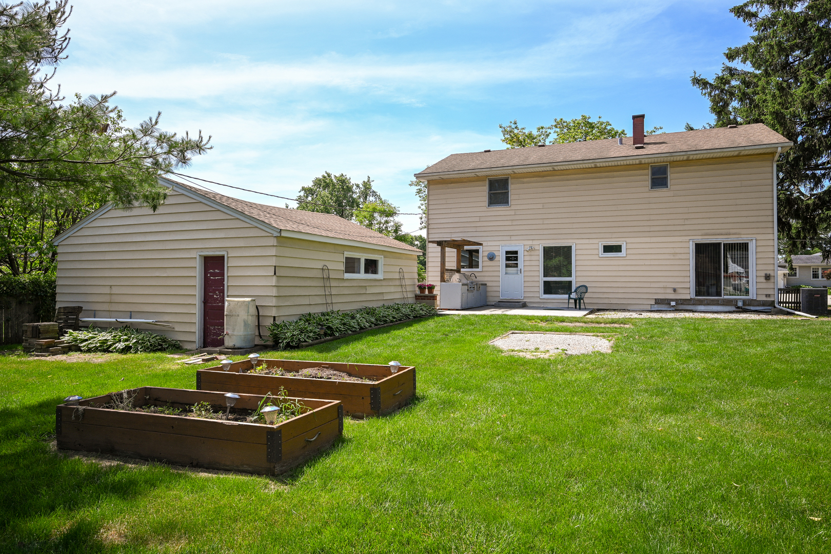 114 W Berkshire Avenue