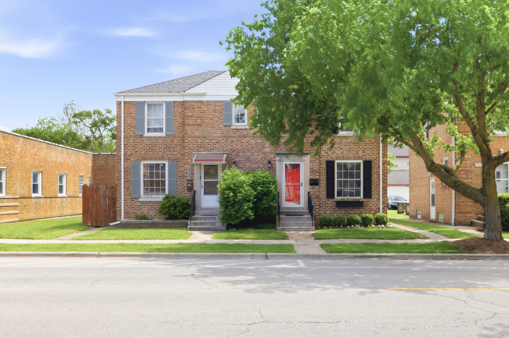 3707 Prairie Avenue