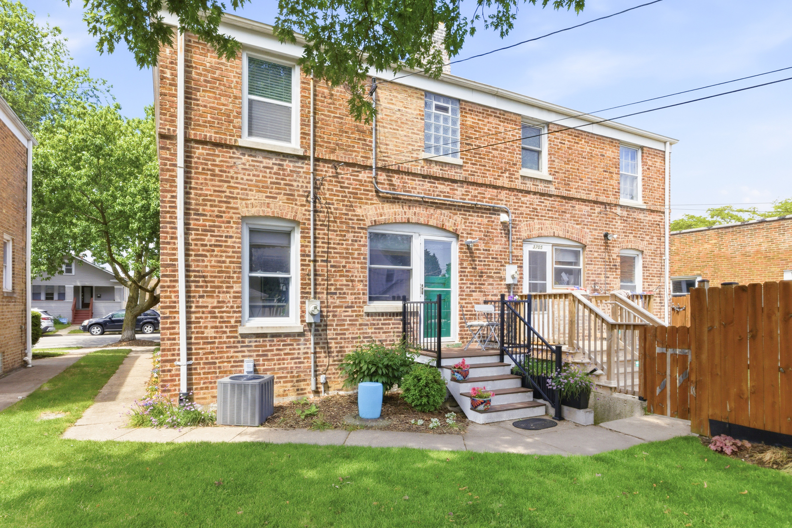 3707 Prairie Avenue
