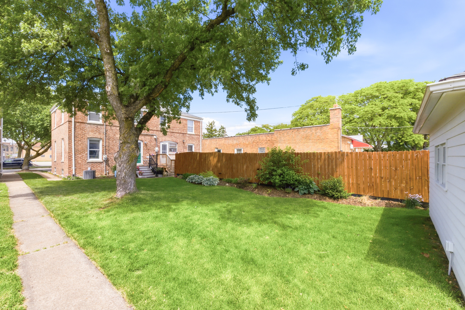 3707 Prairie Avenue