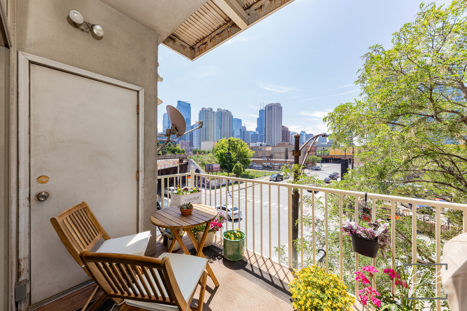 700 W Grand Avenue Unit: 3E