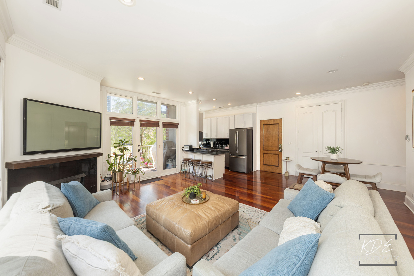 700 W Grand Avenue Unit: 3E