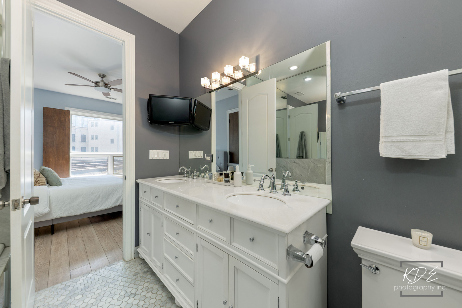 700 W Grand Avenue Unit: 3E