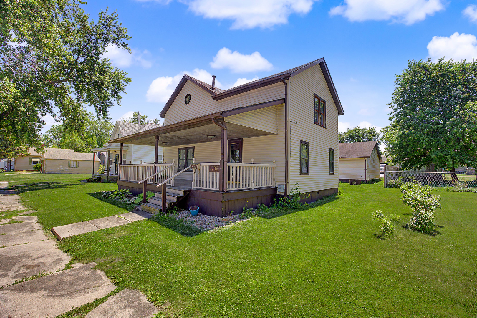 1206 E Main Street