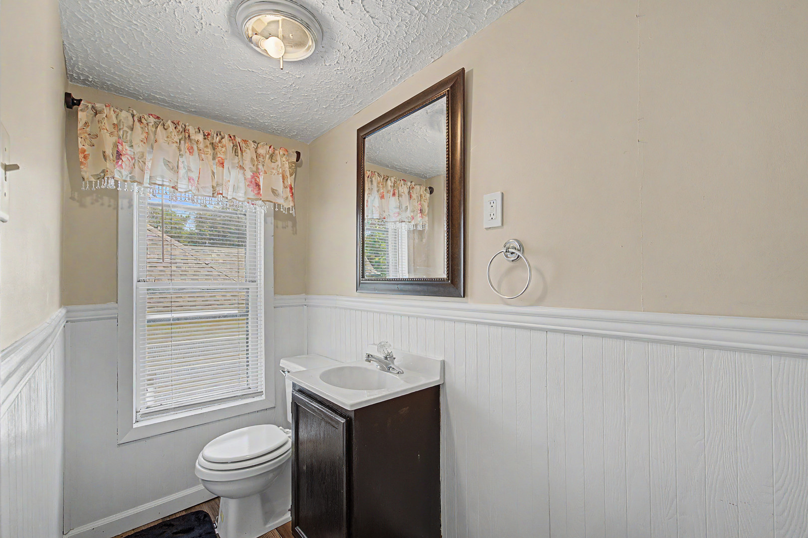 1206 E Main Street