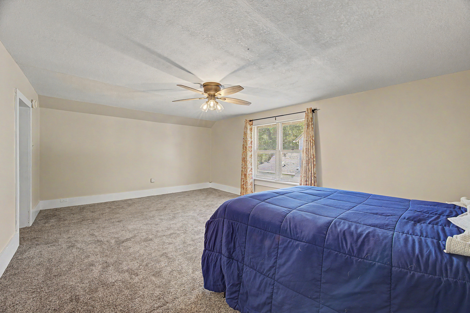 1206 E Main Street