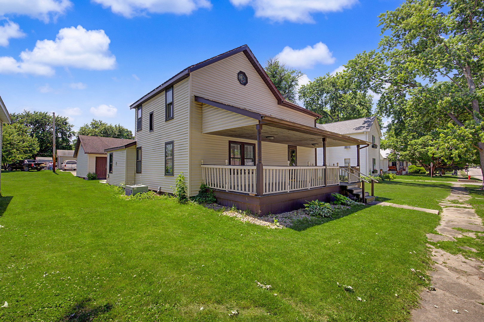 1206 E Main Street