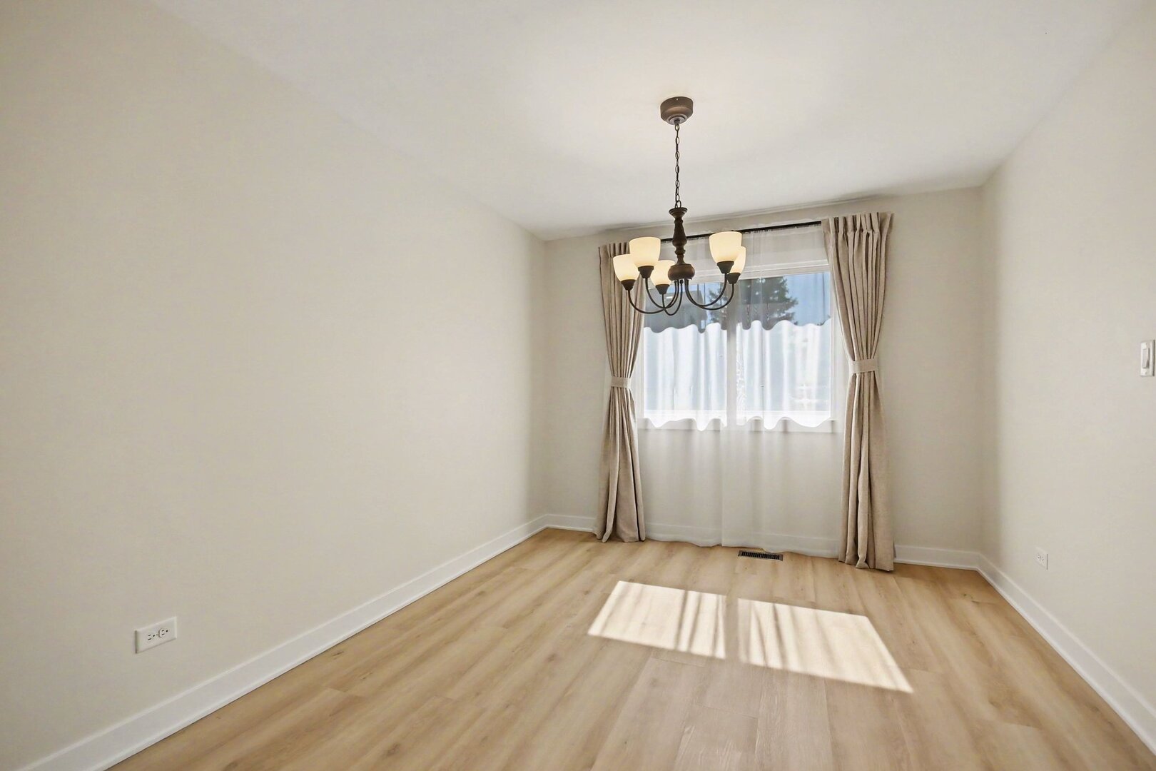 7 Blue Jay Court