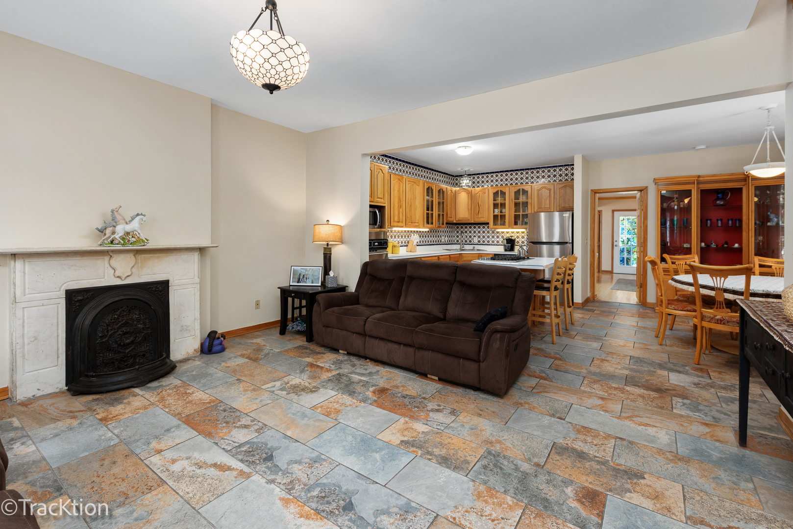 383 W Park Avenue