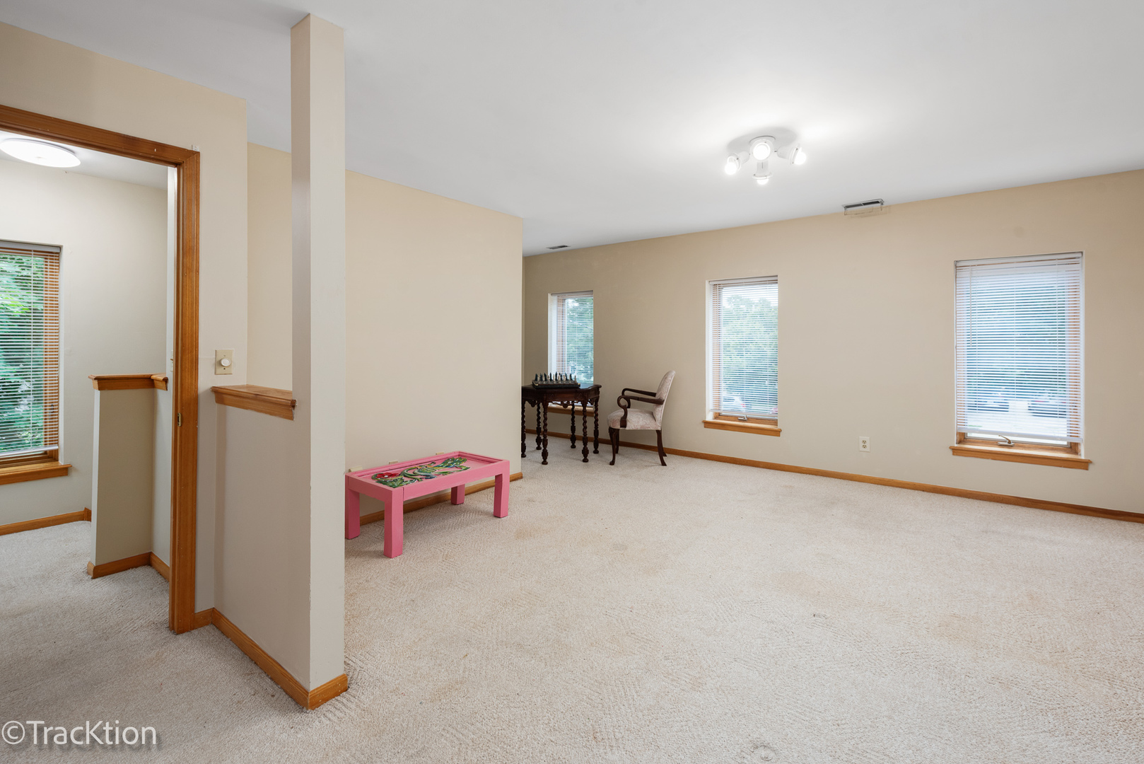 383 W Park Avenue