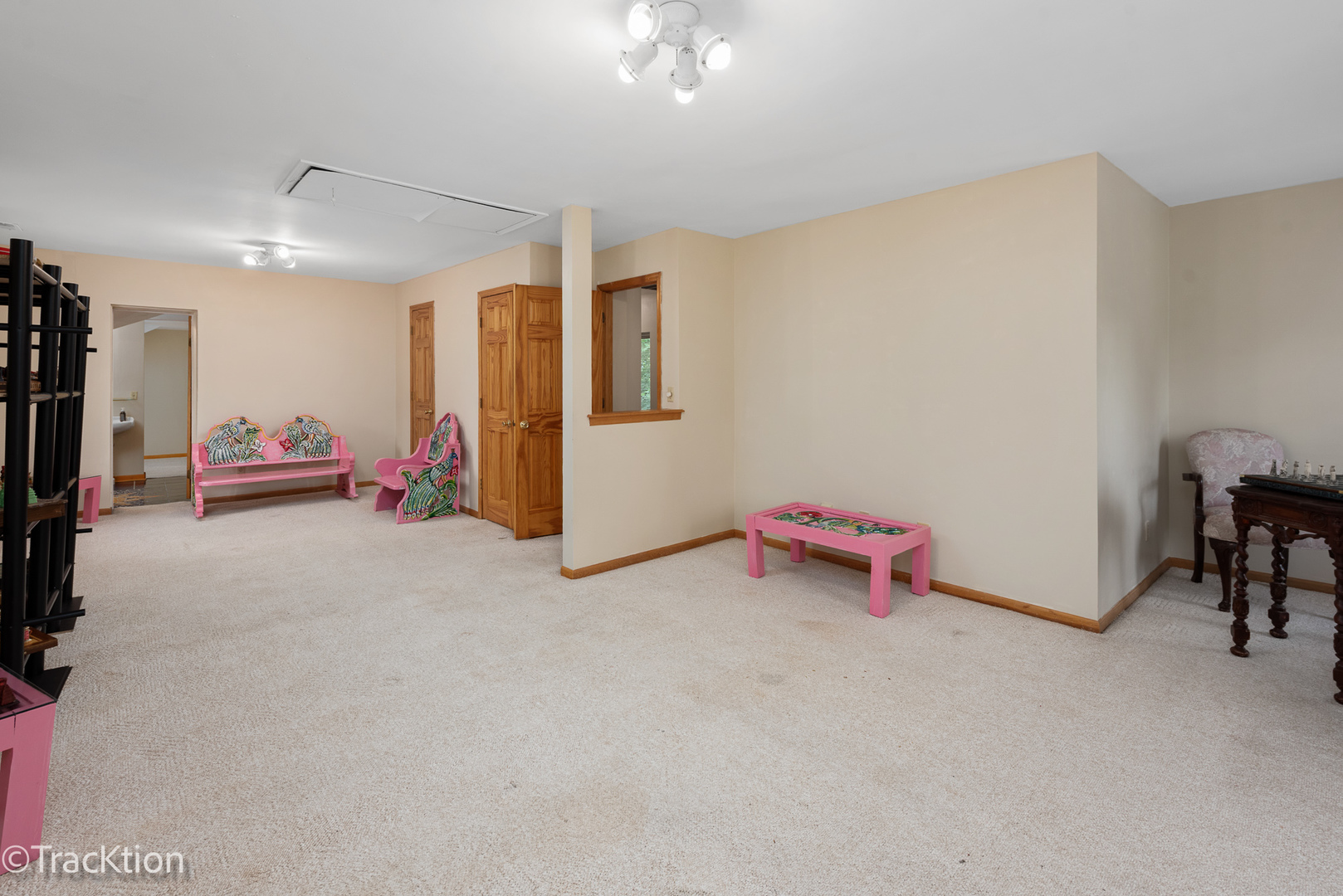 383 W Park Avenue