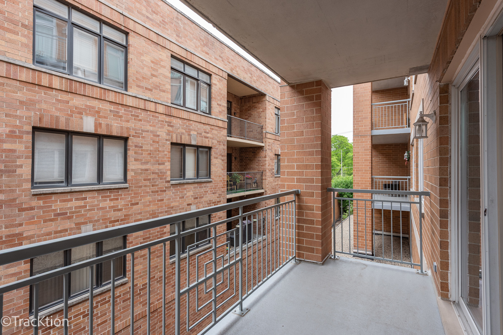 1 S Lincoln Avenue Unit: 208