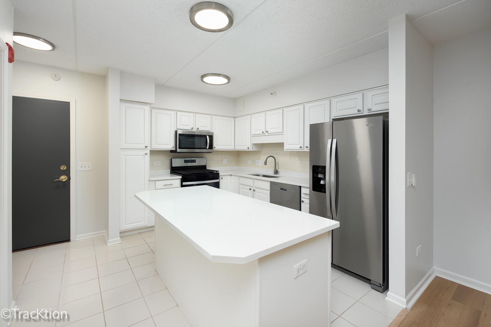 1 S Lincoln Avenue Unit: 208
