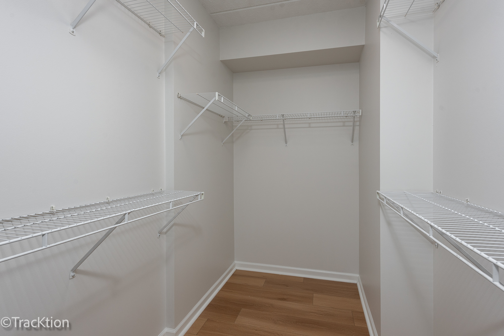 1 S Lincoln Avenue Unit: 208