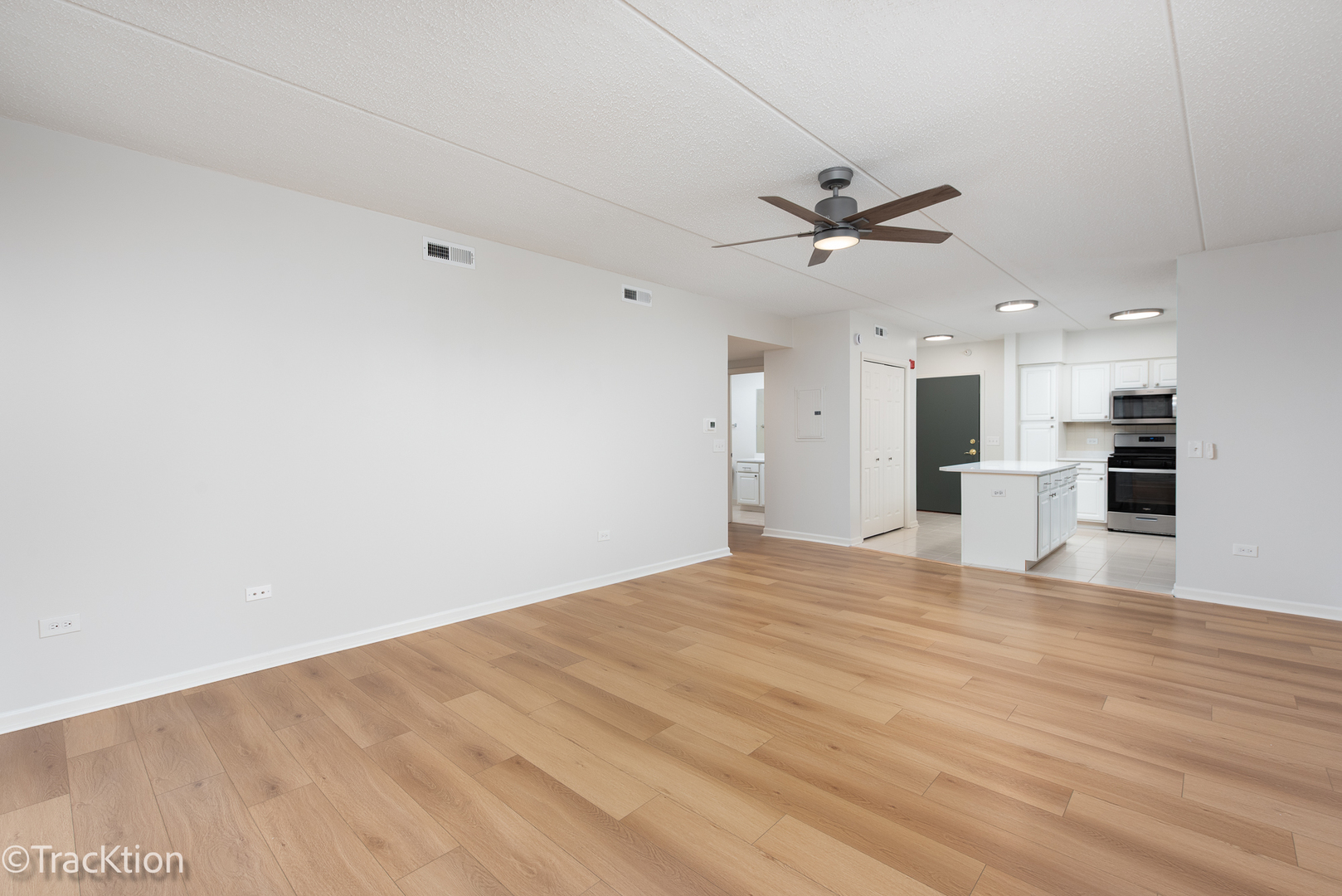 1 S Lincoln Avenue Unit: 208