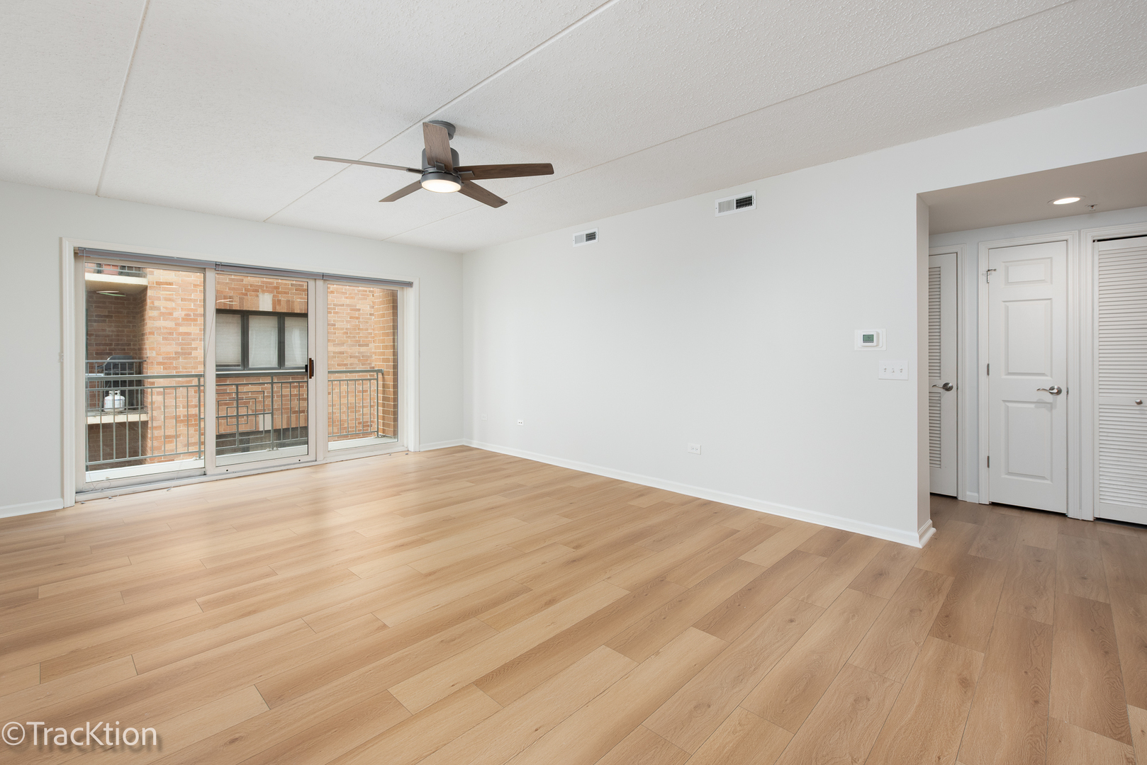 1 S Lincoln Avenue Unit: 208