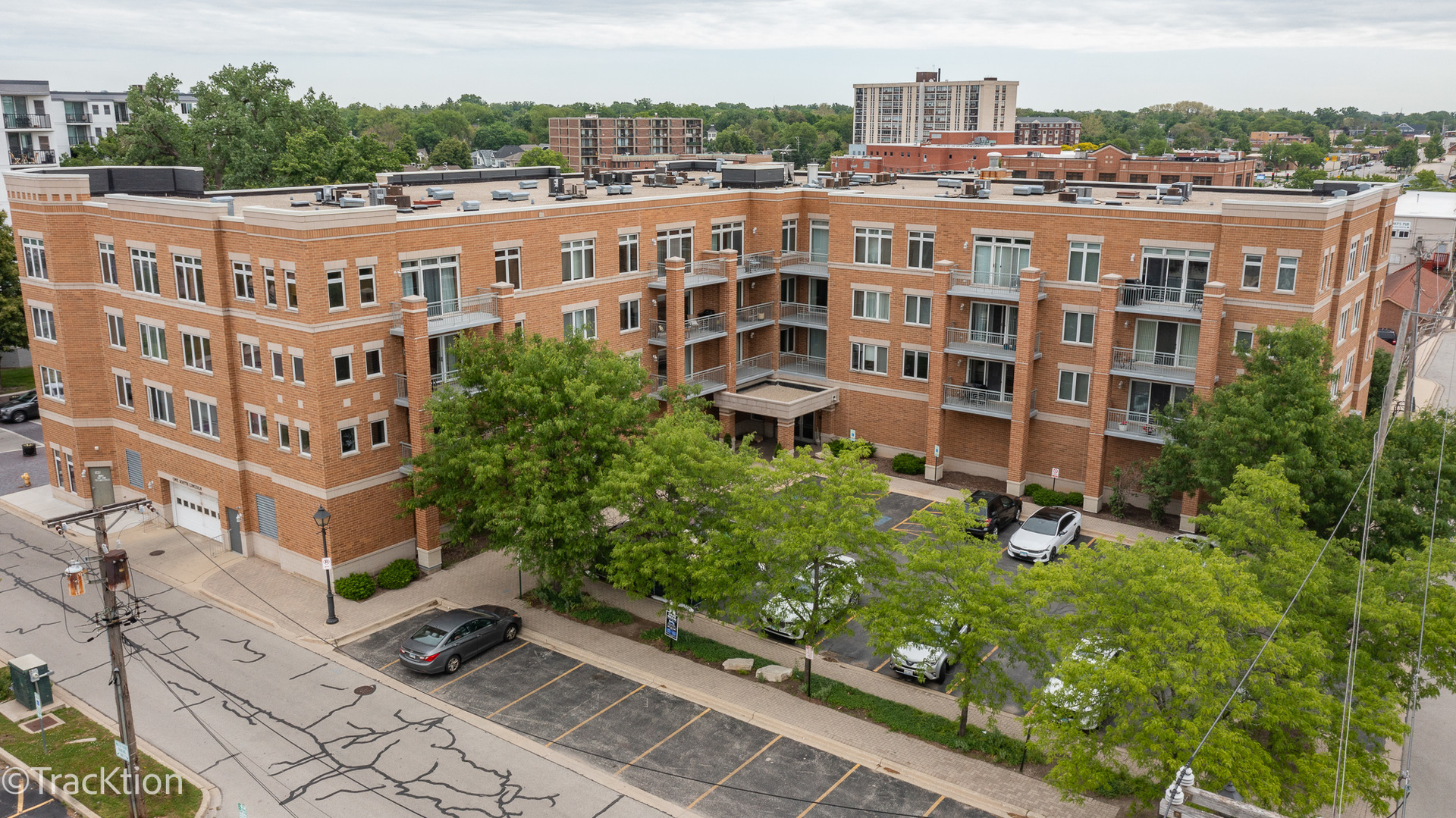 1 S Lincoln Avenue Unit: 208