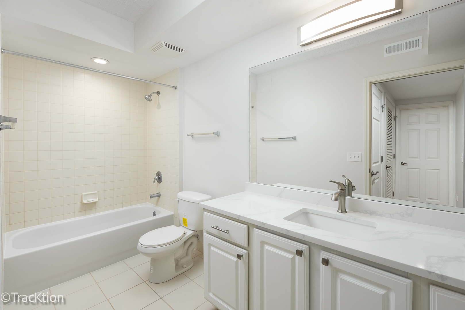 1 S Lincoln Avenue Unit: 208