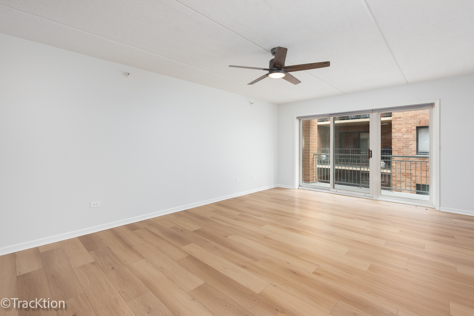 1 S Lincoln Avenue Unit: 208