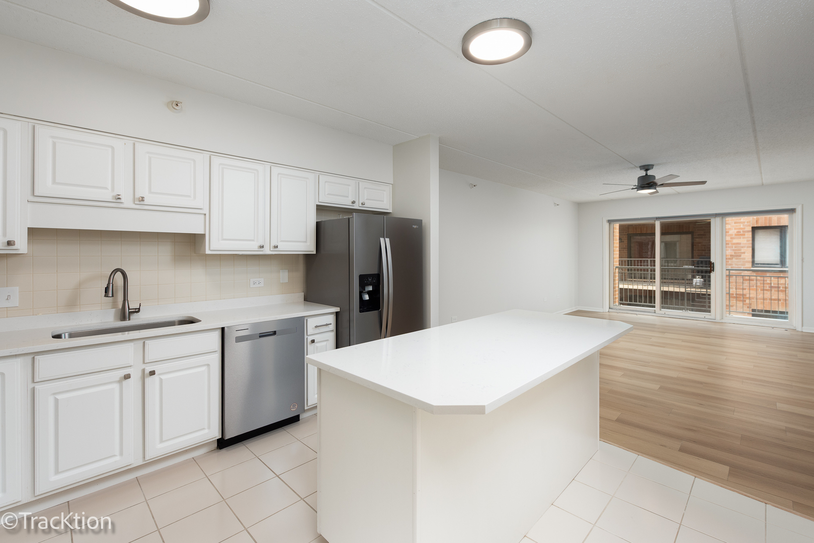 1 S Lincoln Avenue Unit: 208