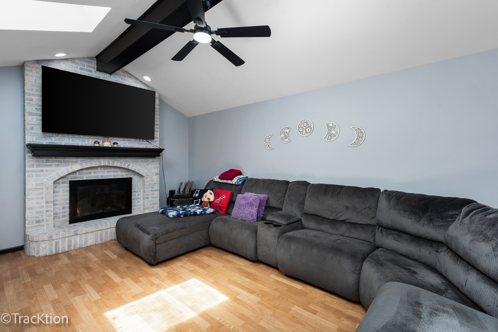 360 Lakeview Drive
