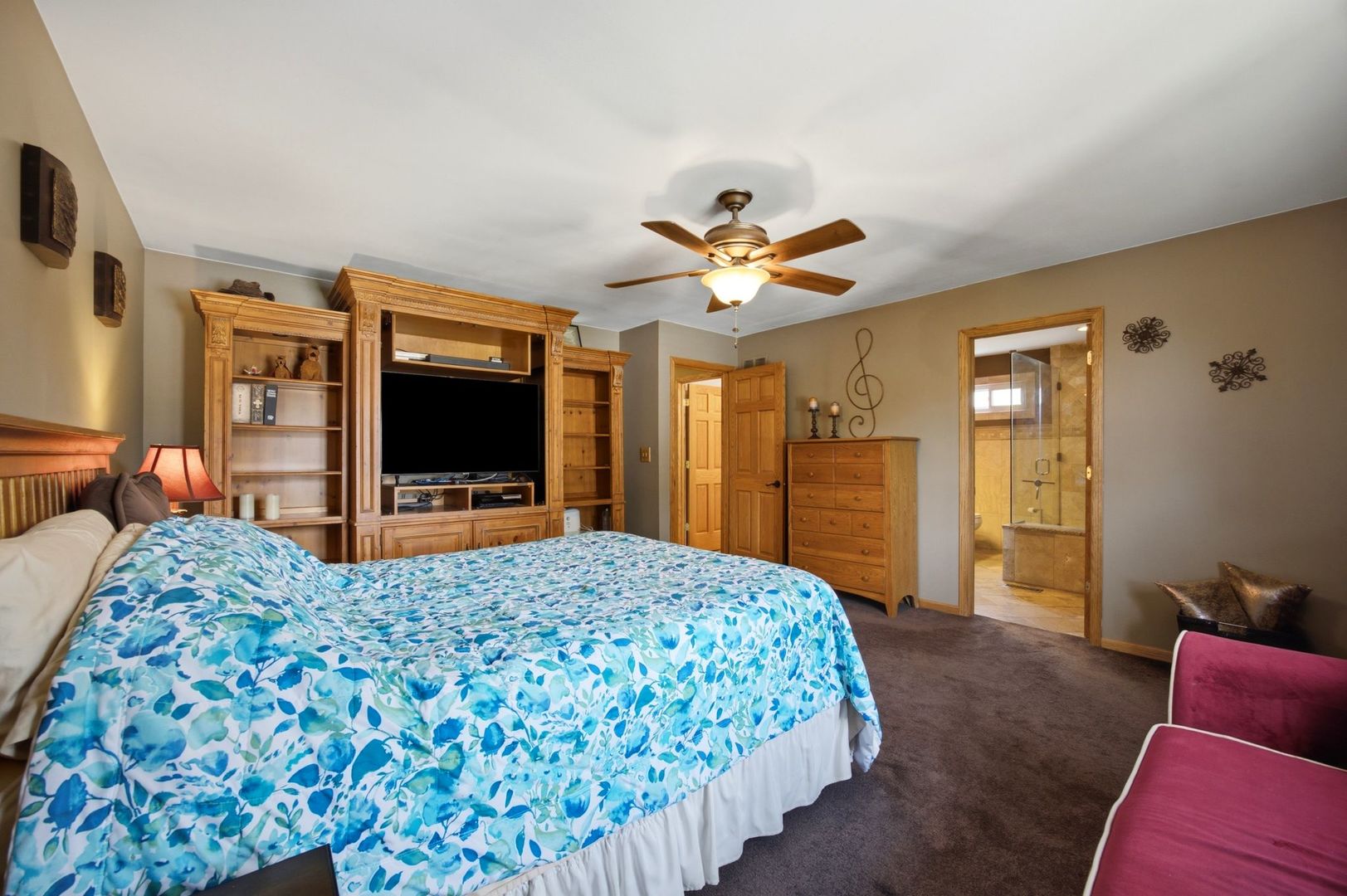 702 Hickory Lane