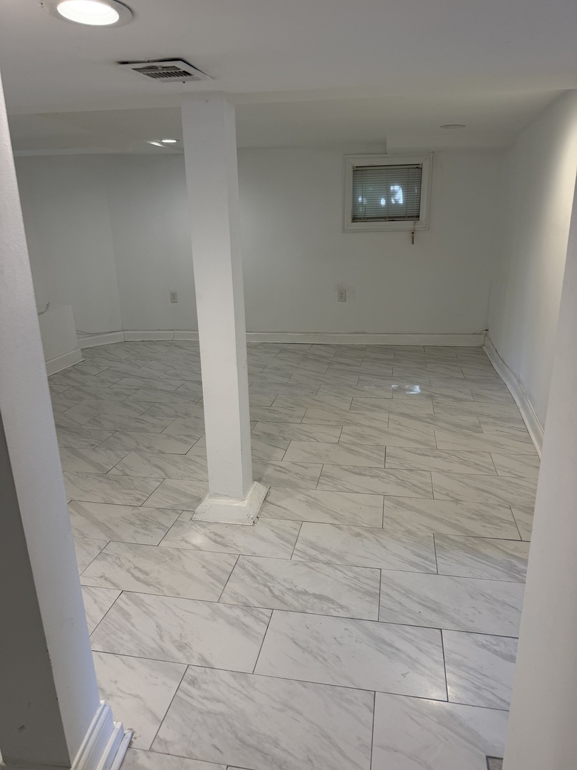 125 E North Avenue Unit: B