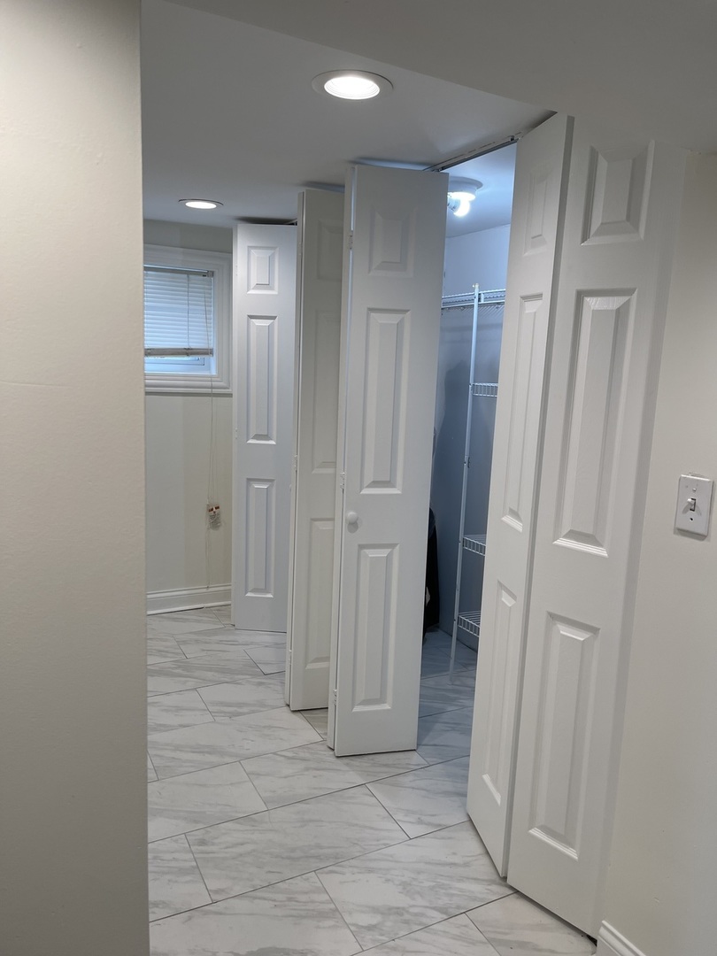 125 E North Avenue Unit: B