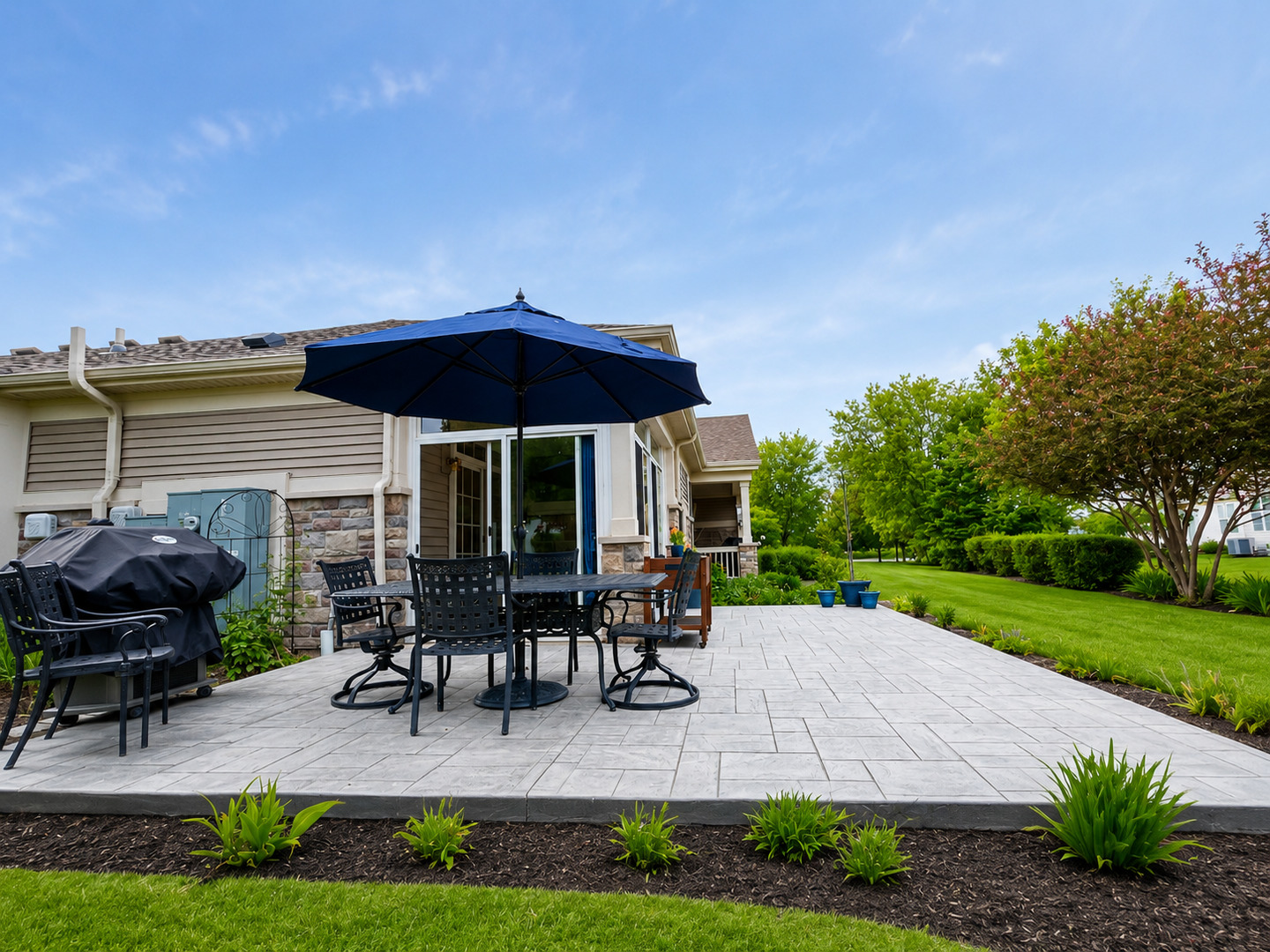 2815 NORMANDY Circle