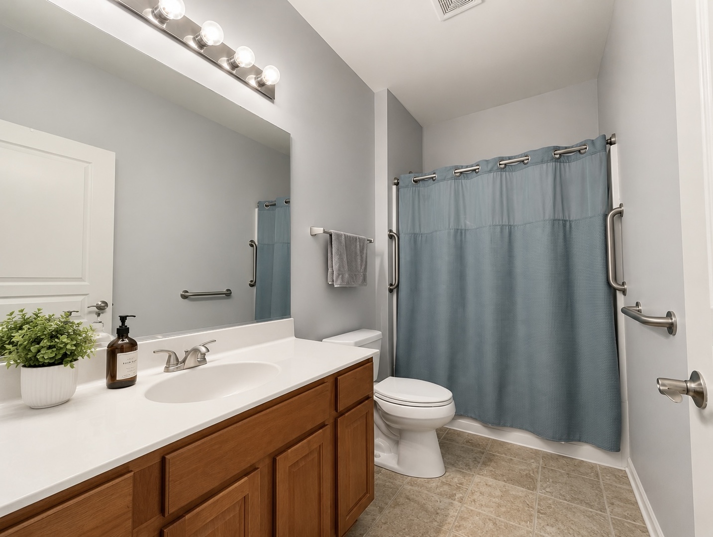 2815 NORMANDY Circle