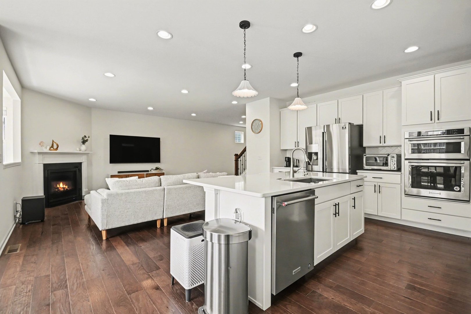 2515 LEANDER Court