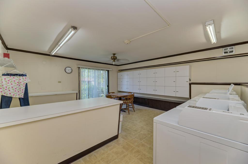 4000 Dundee Road Unit: 107