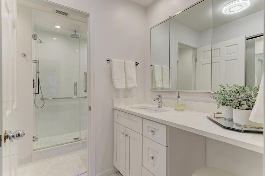 4000 Dundee Road Unit: 107