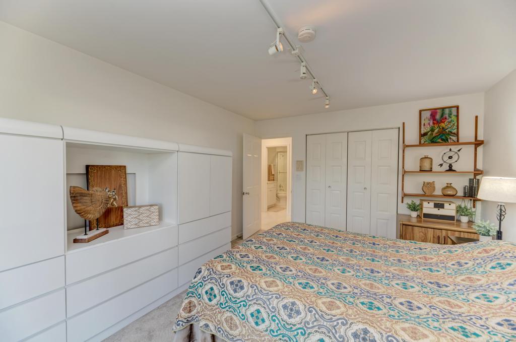 4000 Dundee Road Unit: 107