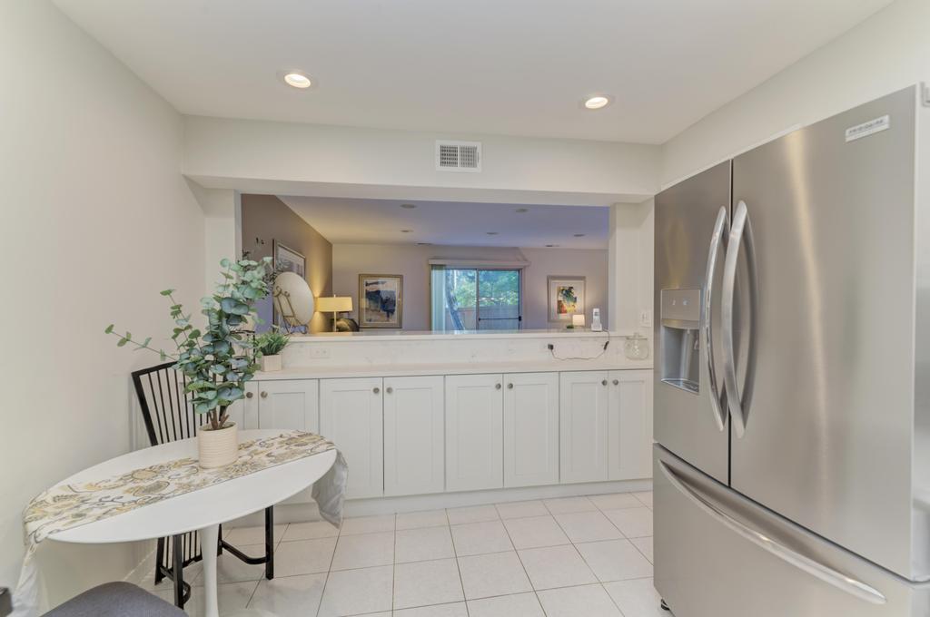 4000 Dundee Road Unit: 107