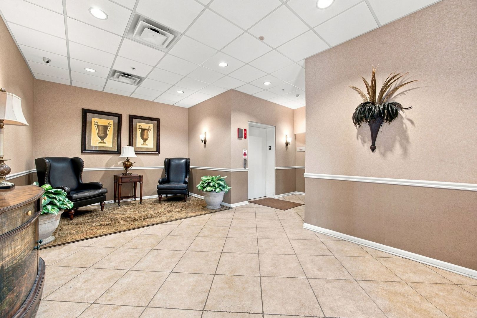 1 S Lincoln Avenue Unit: 203