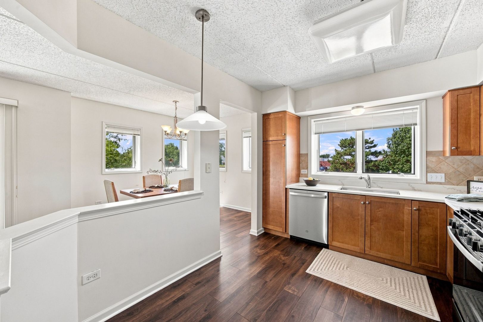 1 S Lincoln Avenue Unit: 203