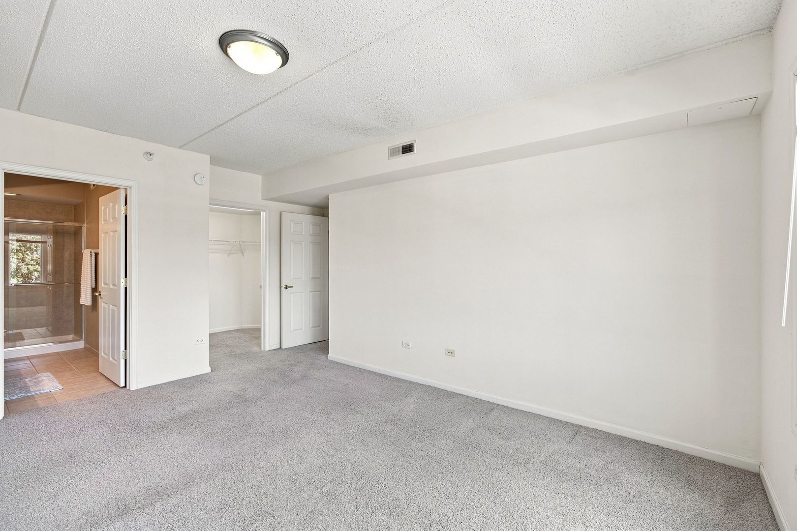 1 S Lincoln Avenue Unit: 203