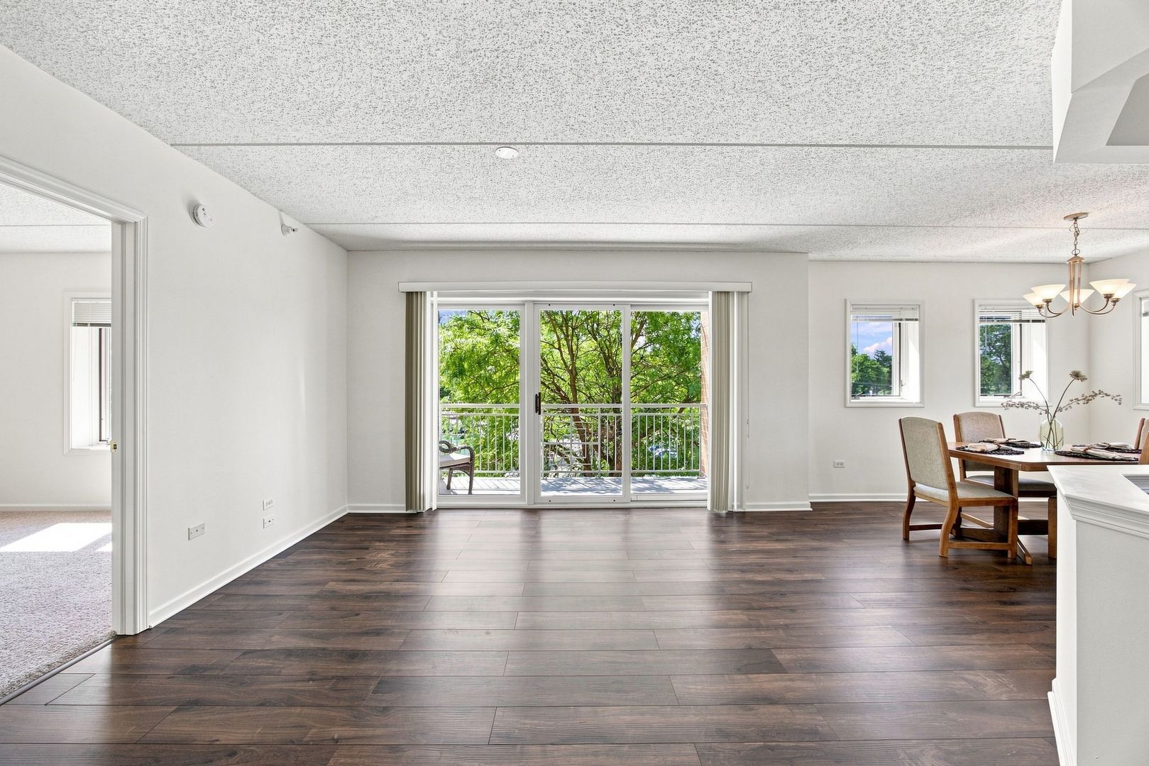 1 S Lincoln Avenue Unit: 203