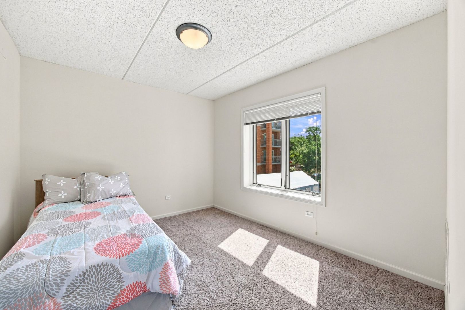 1 S Lincoln Avenue Unit: 203