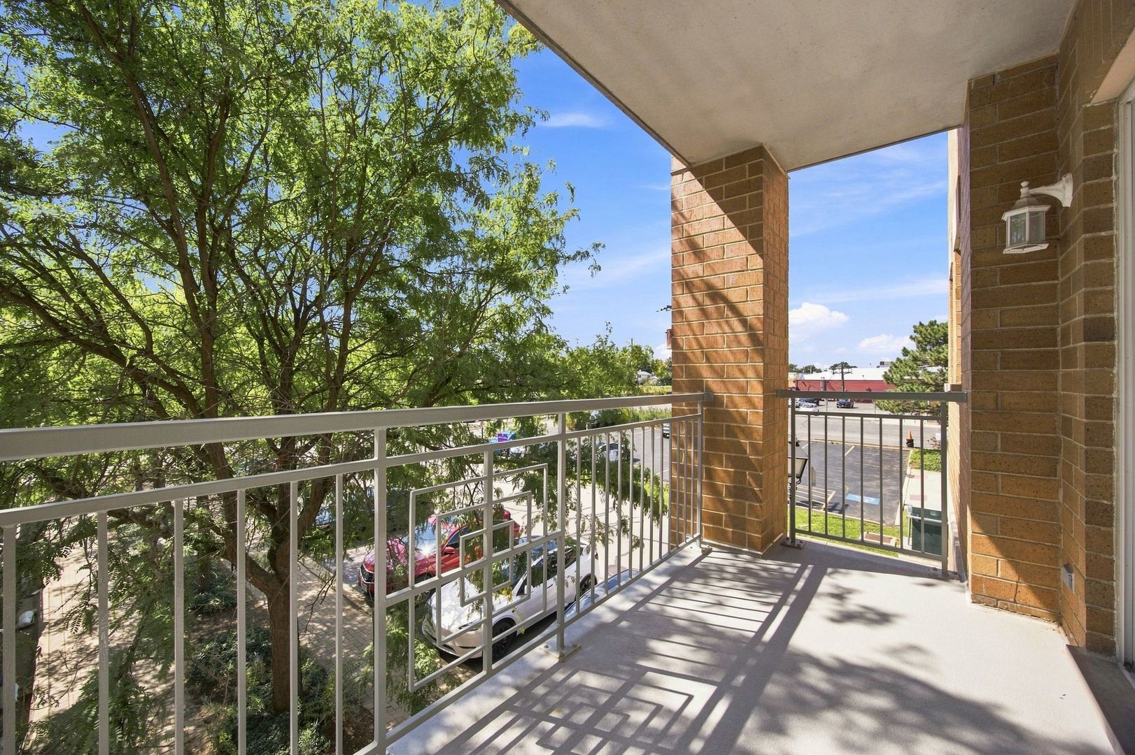 1 S Lincoln Avenue Unit: 203
