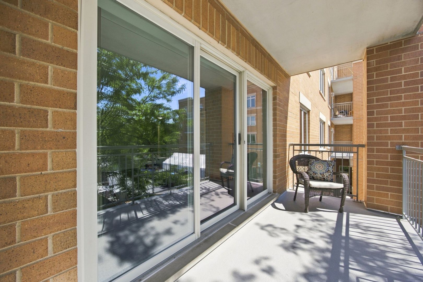 1 S Lincoln Avenue Unit: 203