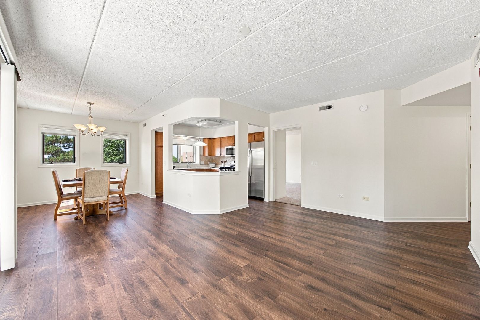 1 S Lincoln Avenue Unit: 203