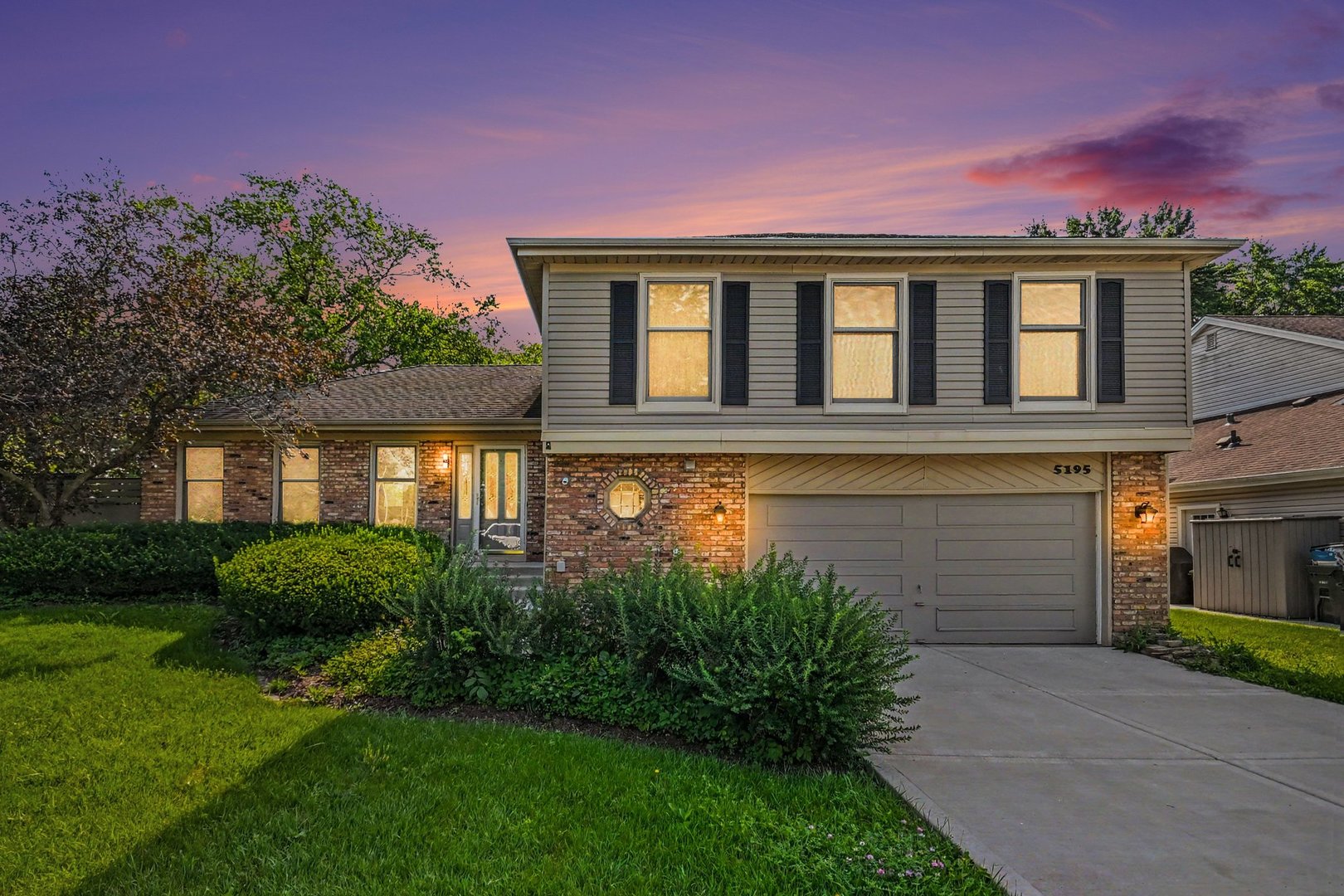 5195 Castaway Lane
