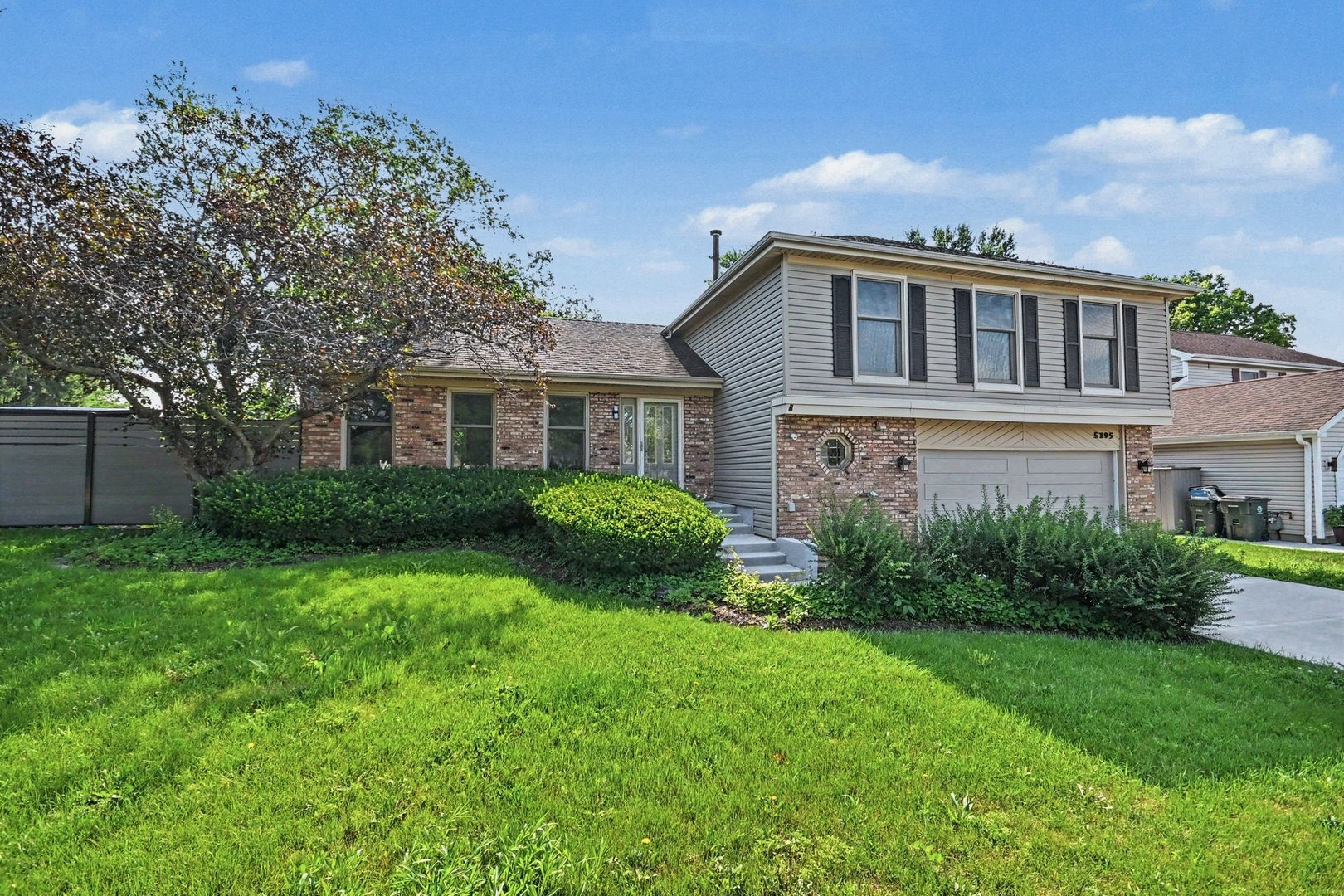 5195 Castaway Lane