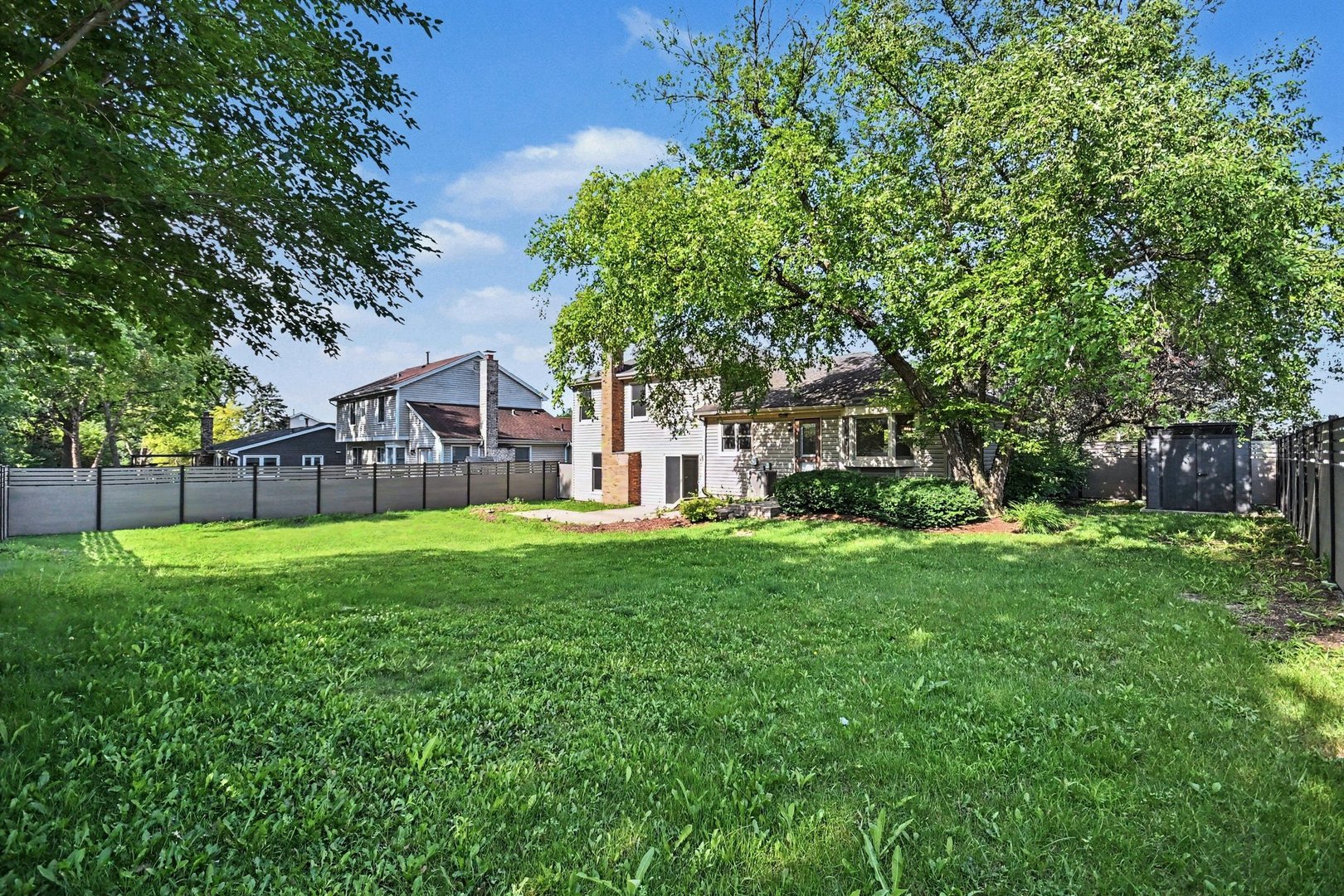 5195 Castaway Lane