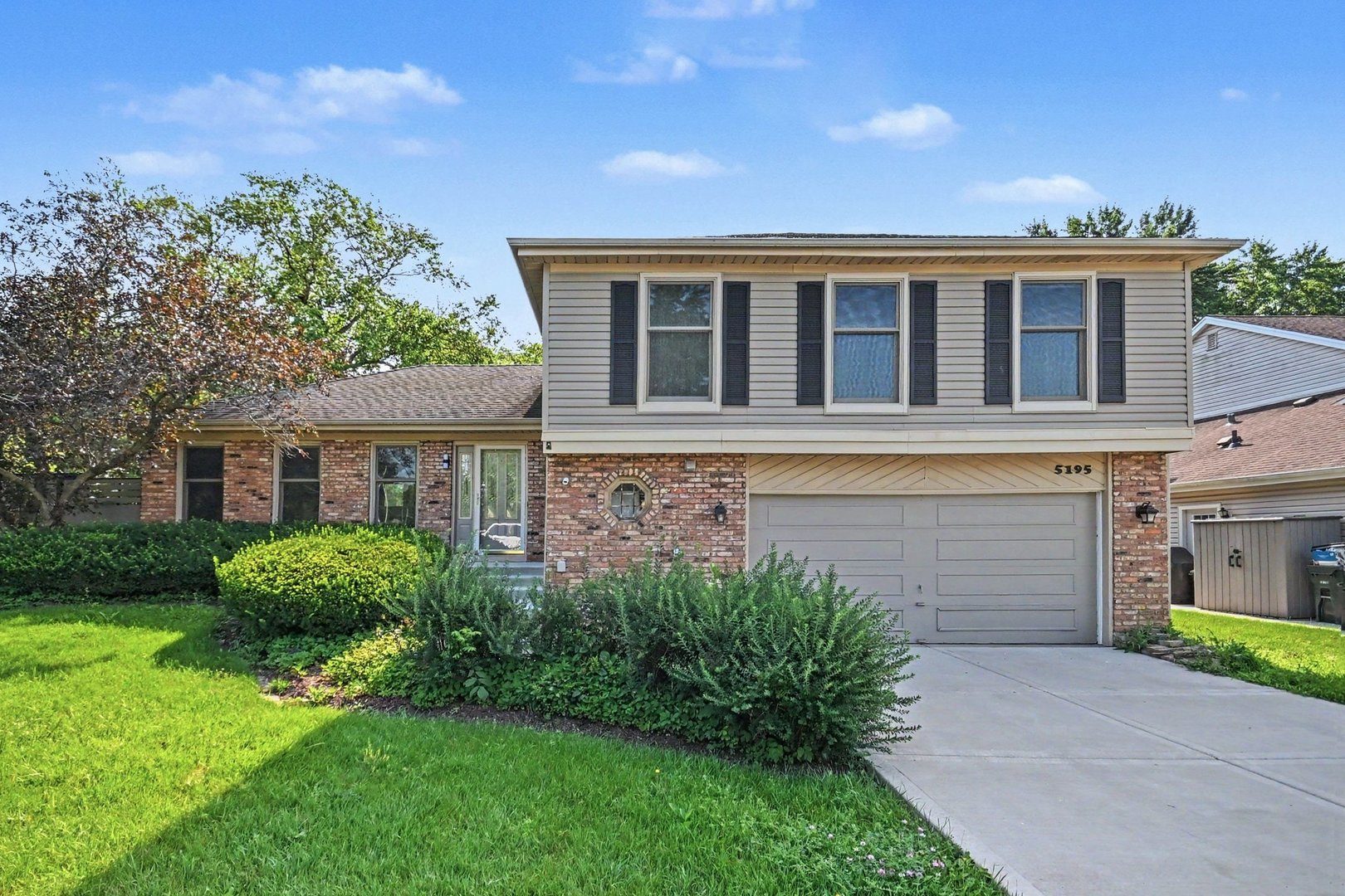 5195 Castaway Lane